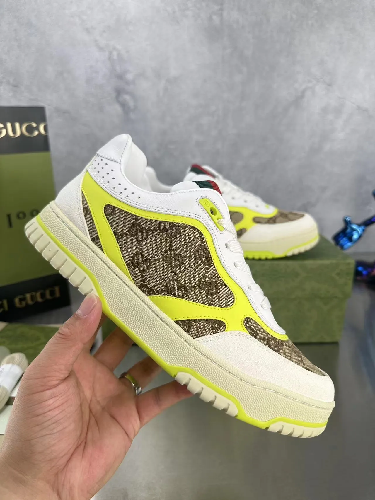 👟👟Ex-factory price 600👟👟 Gucci's latest hot-selling series of high and low-cut distressed couple's sneakers are shipped. The original version is purchased, developed and manufactured. This high-low top sneaker adopts a basketball-style silhouette design, cleverly integrated with hollow panels and distressed effects, showing its unique ingenuity. The ingenuity incorporates brand logo details such as interlocking Double G styling accessories and Gucci lettering, a low-key tribute to the brand's design heritage. Exquisite packaging at the delivery counter 🛍📦 ▪️ Fabric: Original customized imported first-layer cowhide ▪️ Inner lining: Imported first-layer cowhide ▪️ Sole: Original molded TPU sole ▪️ Sole thickness: 3cm ▪️ Size: 35-46 (Male 38 46 customized)